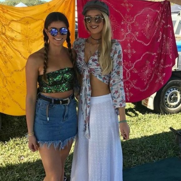 TIGERLILY Zautla Long Bell Sleeve Tie Front Floral Crop Top - Picture 8 of 12